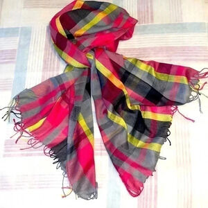 Spring Scarf 🧣  ( proudly made in Turkey 🇹🇷) New No Tags